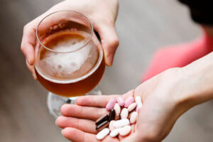 ¿Qué medicamentos no deben mezclarse con alcohol?